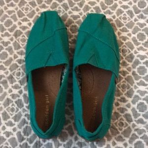 Madden girl slip-ons. Fit and feel just like TOMS!